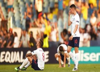 Bóng đá trẻ Anh chấm dứt thời kỳ huy hoàng