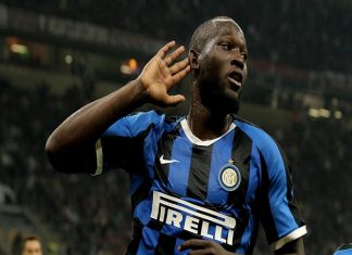 Lukaku thua cả 'ông già miễn phí'