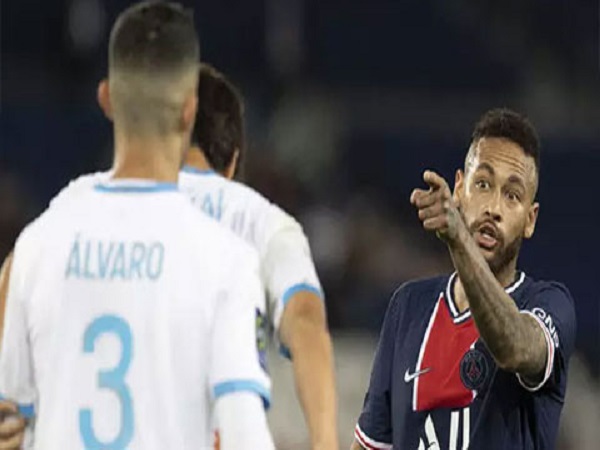 Neymar nhận án phạt sau vụ xô xát với Alvaro Gonzalez
