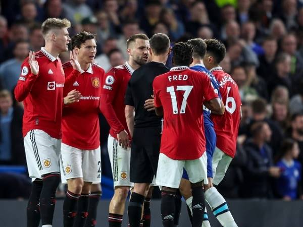 Bóng đá Anh sáng 27/10: Man United nhận thêm án phạt từ FA
