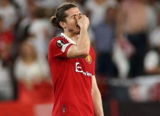 Bóng đá Anh 16/5: Ngôi sao thứ 3 nghỉ hết mùa