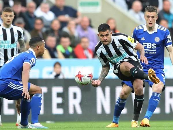 Bóng đá Anh 23/5: Sao Newcastle bỏ lỡ từ cự ly tính bằng centimet