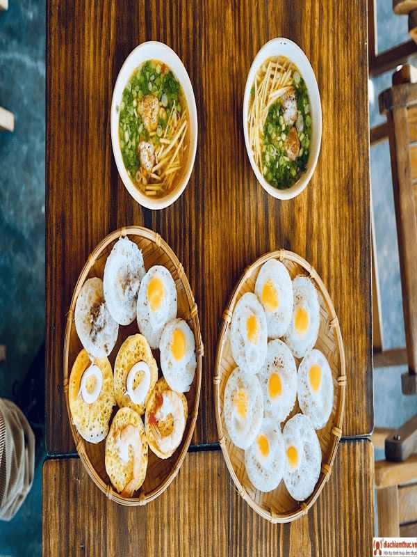 Tiệm bánh căn Bếp Đà Lạt – Khu ẩm thực tiệm cà phê Bình Minh Ơi