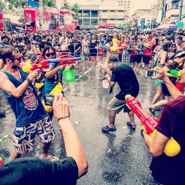 Tham gia lễ hội Songkran ở đâu vui nhất?