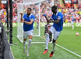 Cựu sao Spurs sẽ tiếp tục ở lại Everton