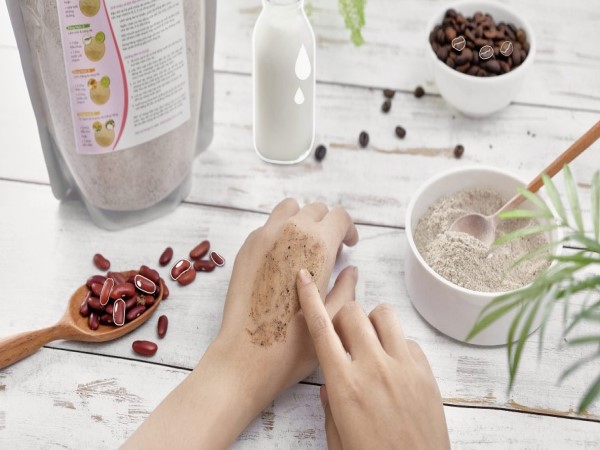 Cách làm trắng da tại nhà bột đậu đen và sữa chua