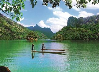 Điểm danh những cảnh đẹp Hồ Ba Bể mê hoặc du khách