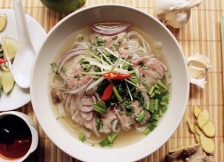 Ăn phở có béo không? Giải mã sự thật khiến bạn lo lắng