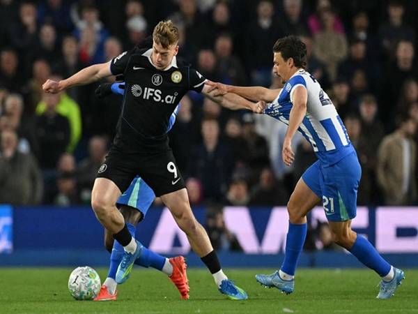 Hệ thống Chelsea rạn nứt từ sớm